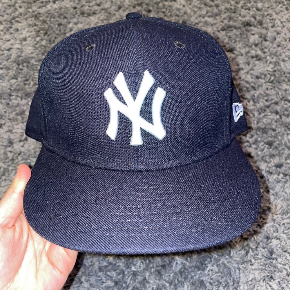 New York Yankees fitted baseball hat